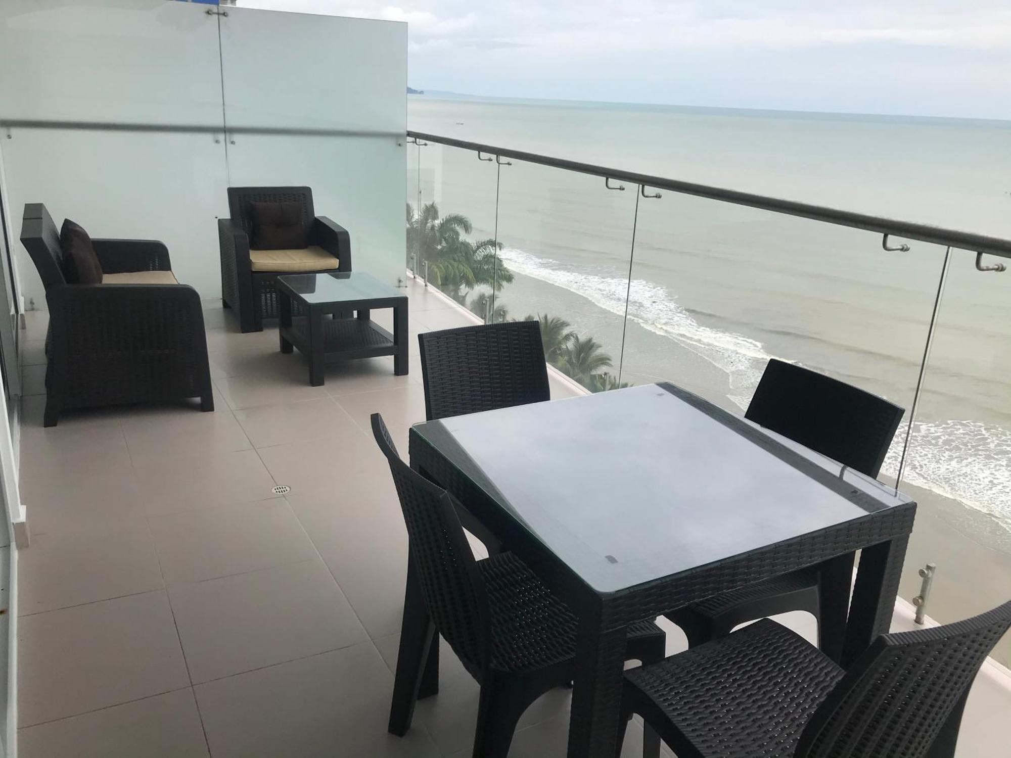 Resort Playa Azul Departamentos Frente Al Mar تونسوبا الغرفة الصورة