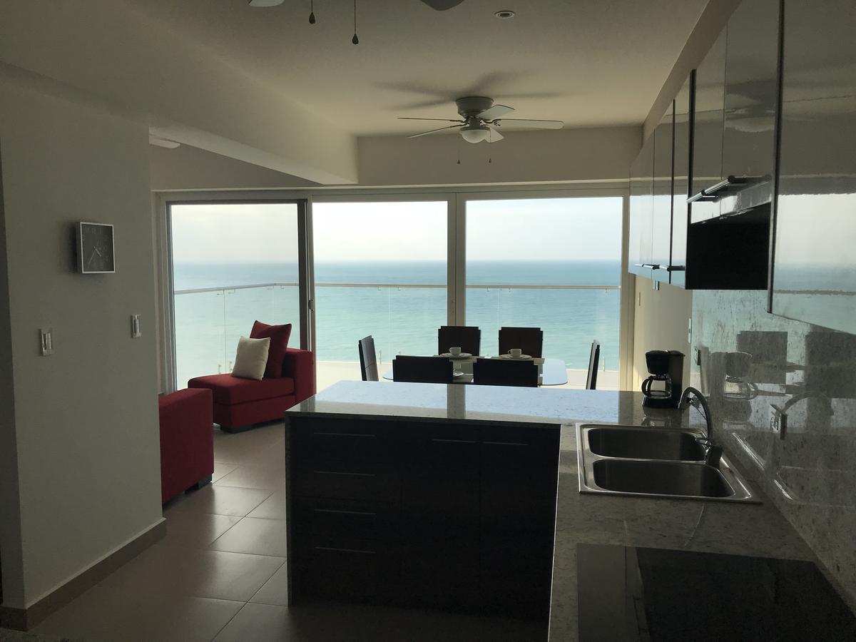 Resort Playa Azul Departamentos Frente Al Mar تونسوبا المظهر الخارجي الصورة